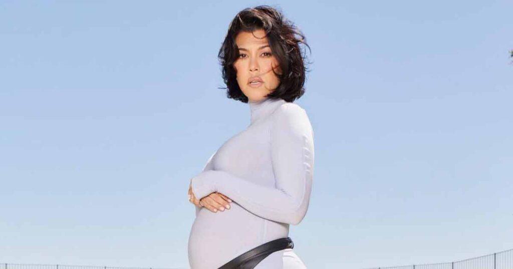 Kourtney Kardashian Flaunts Her Baby Bump, Shares Her Pregnancy Experience By Calling It 'Empowering' : Entertainment Buzz