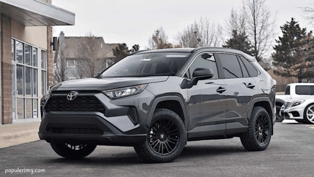 The Toyota Rav4 Xle: Where Style, Comfort, And Adventure Come Together Seamlessly. - 2023 Toyota Rav4 Xle Images