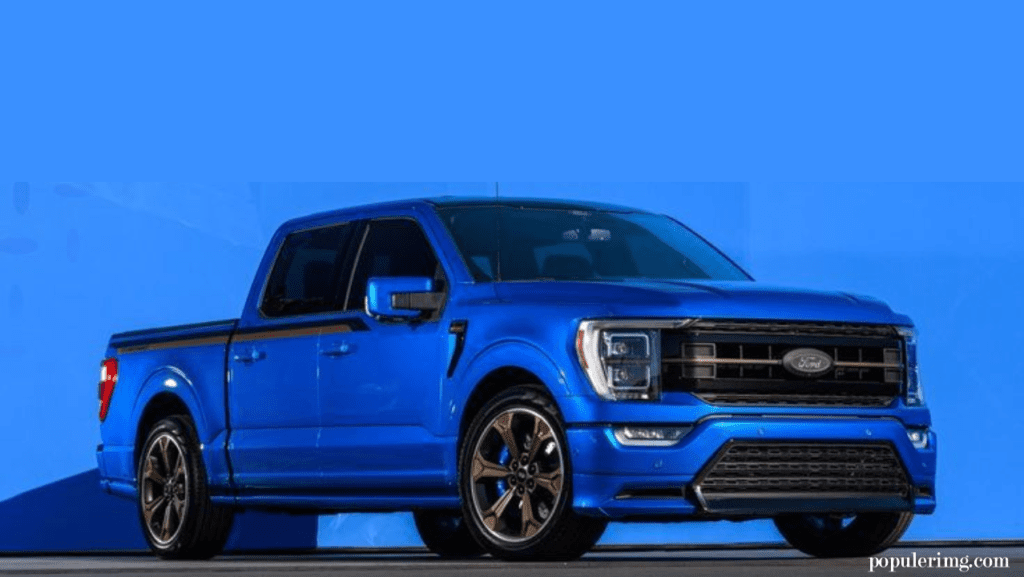 Comfort And Convenience Beyond The Brawny Exterior - 2022 Ford F-150 Images